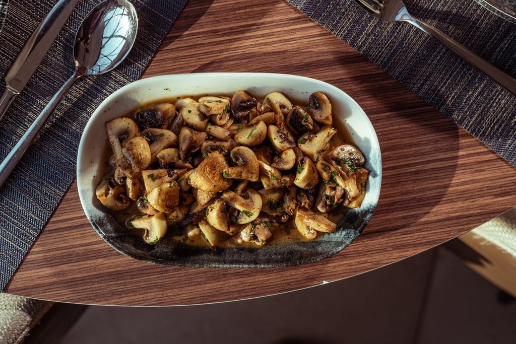 가을 제철 식재료로 만드는 저칼로리 다이어트 요리 레시피 5가지 2 mushroom